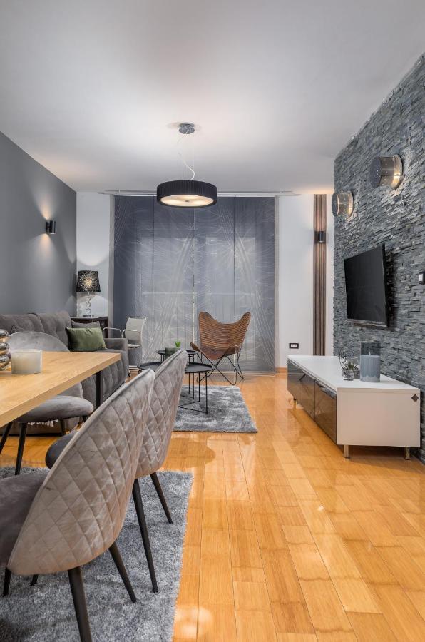 Lux Apartment Teo - New Pula Luaran gambar