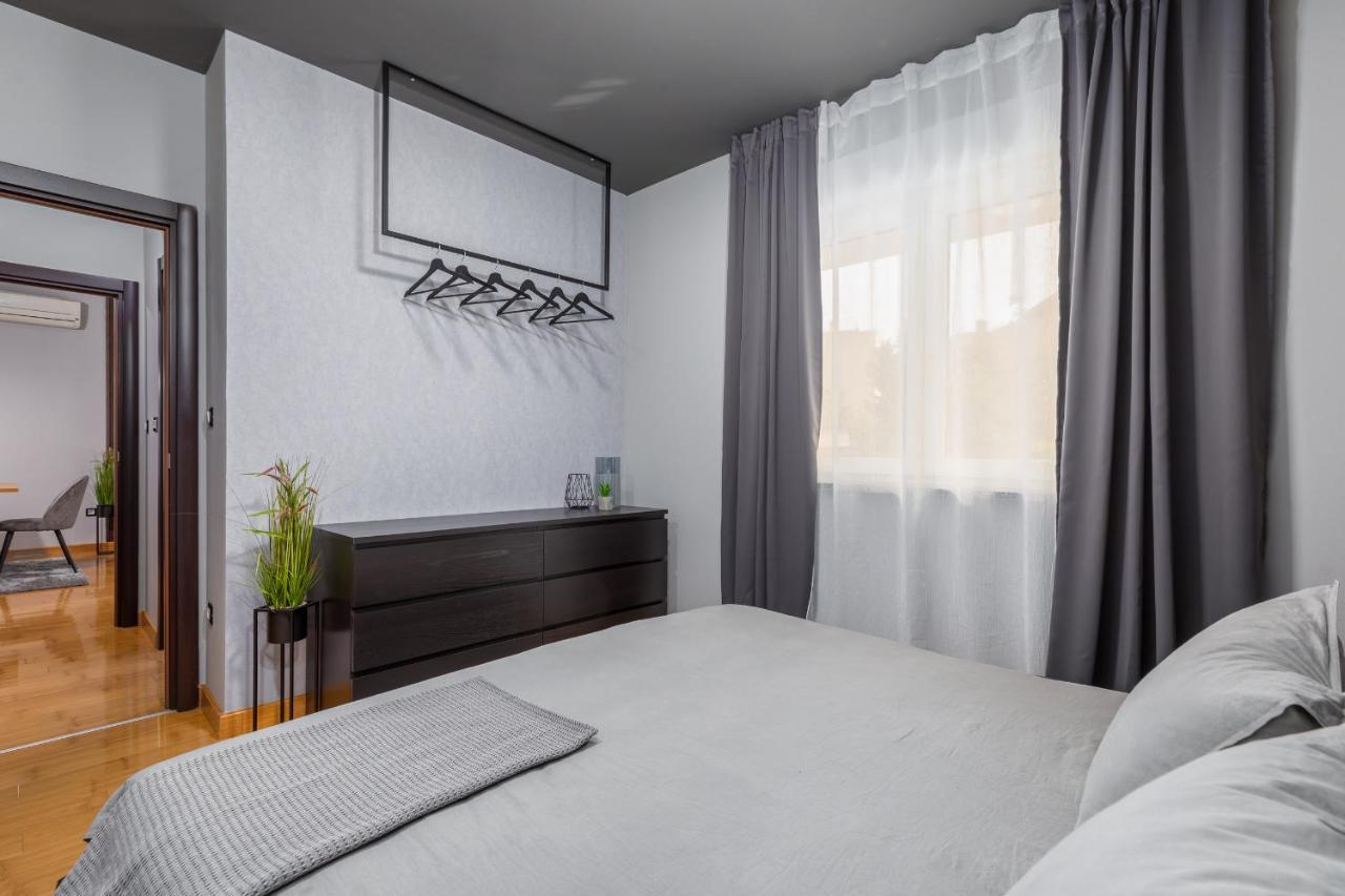 Lux Apartment Teo - New Pula Luaran gambar
