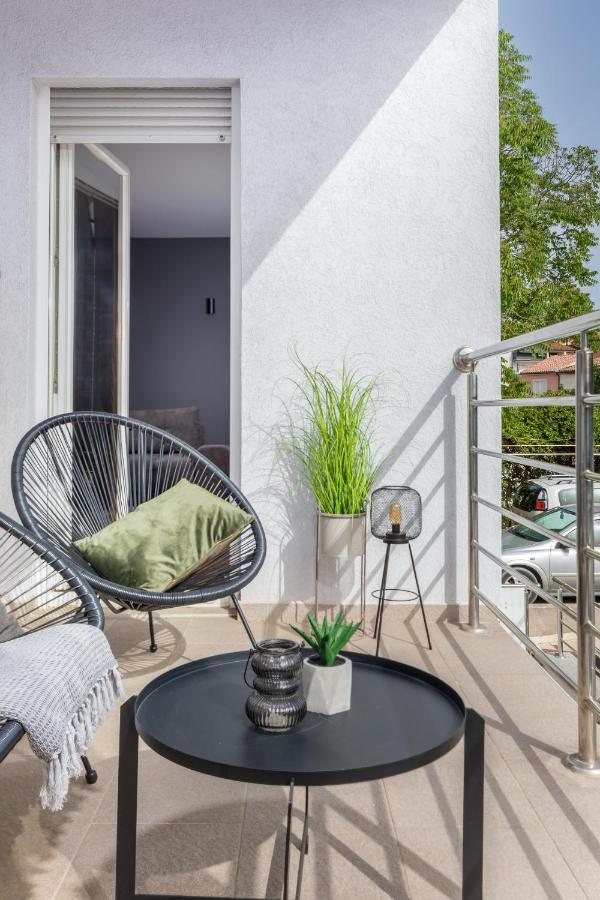 Lux Apartment Teo - New Pula Luaran gambar